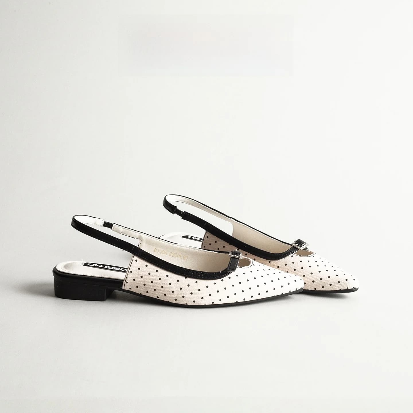 Retro Pointed Toe Flat Bottom Sandals Women's Outdoor Summer Versatile Elegance Fashion Mary Jane Backless Slip-On Shoes