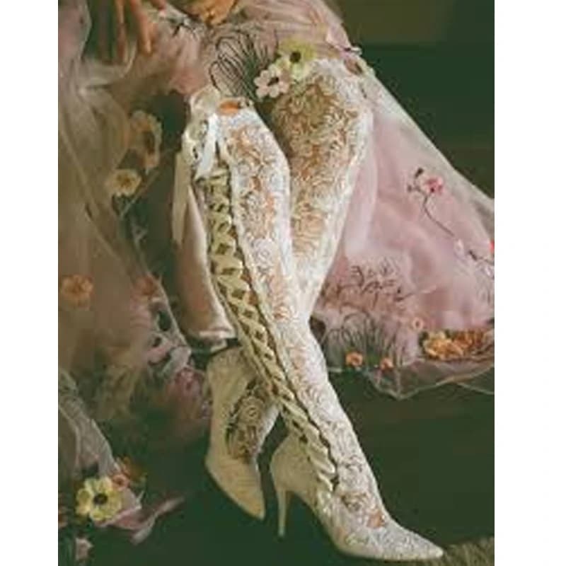 Stivali al ginocchio da donna con tacco a spillo e punta a punta in pizzo bianco, allacciati, sexy, per matrimonio e banchetti, rosso e nero, Estate 2026