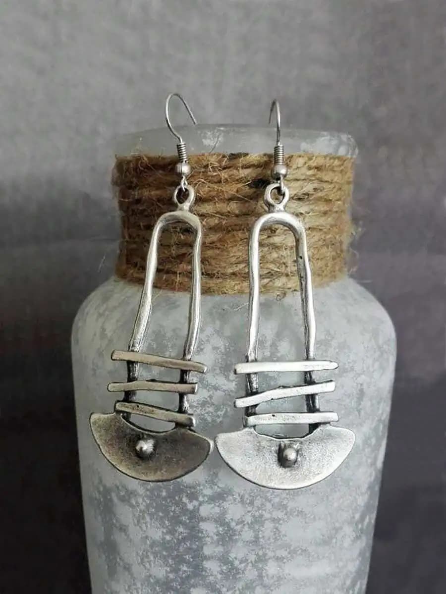 Retro Bohemian Distressed Silver Tone Fanned Drop Earrings For Women Holiday Wear