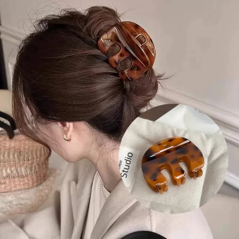 1pc Semplice Moda di medie dimensioni Artiglio dei capelli Zucca Grab Clip Versatile Shark Clip Tornante Nuovo Mezza cravatta Clip di capelli Ornamento di gioielli