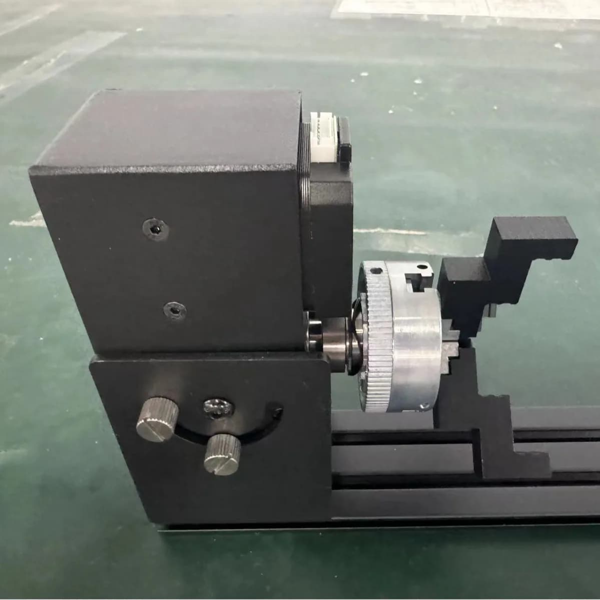 Dispositivo Ausiliario per Incisione Laser con Disco a Artigli e Rullo Rotante Sincronizzato, Accessori per Macchine di Marcatura Laser