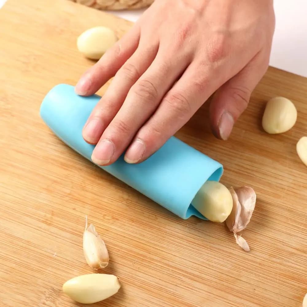 New Silicone Garlic Peeler Blue Convenient Garlic Peeling Tools Gadgets Manual Garlic Roller Stripper Household