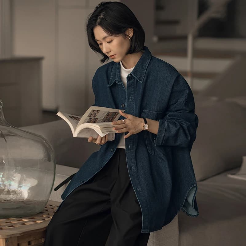 Giacca di jeans da donna stile coreano casual e comoda, primavera 2026, in misto cotone e poliestere, a maniche lunghe, con chiusura a bottoni e colletto classico
