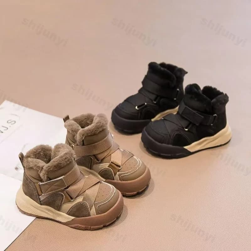 Stivali da neve con suola spessa e pelosi caldi alla moda da ragazzo 2025 Stivali invernali in cotone comodi e versatili in peluche vintage per bambini