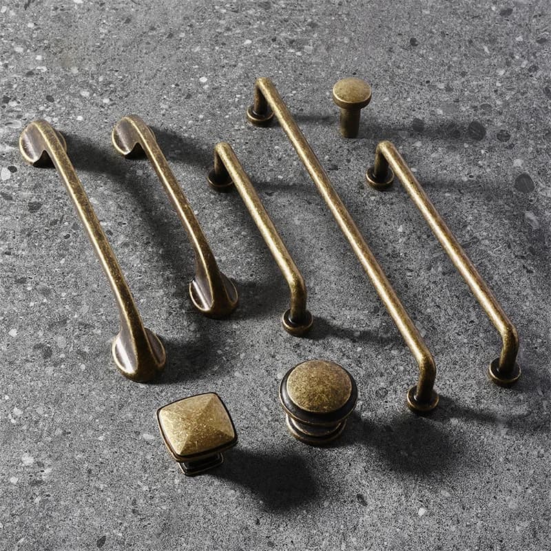96/128mm Retro Maniglie per armadio Maniglie in metallo rame antico Armadio da cucina Cassetto Manopole per porte Maniglia per mobili Accessori per mobili