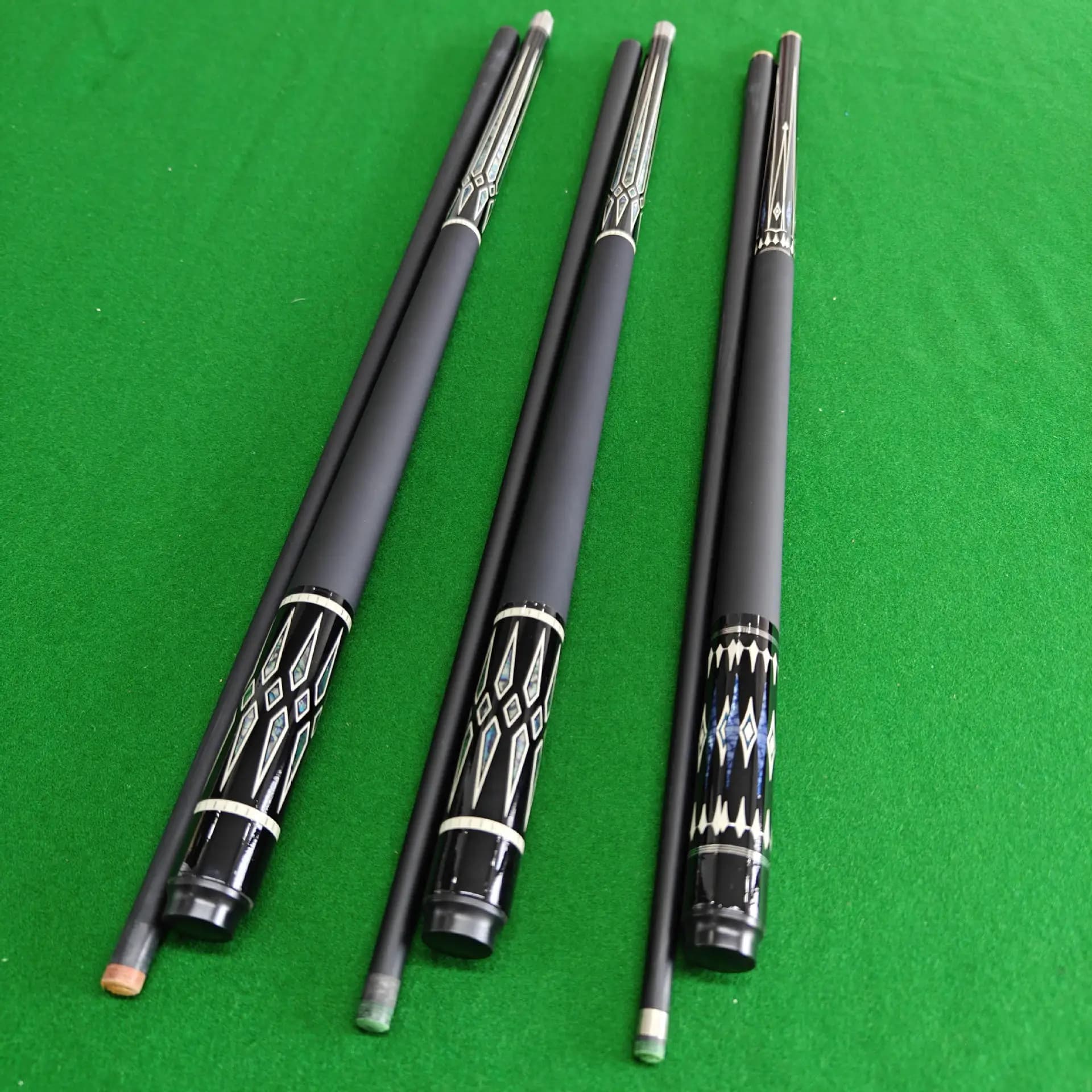 hit productBlack Technology Pool Cue Big Head 13mm Chinese Black Eight Nine Ball 1/2 Split Pool Cue