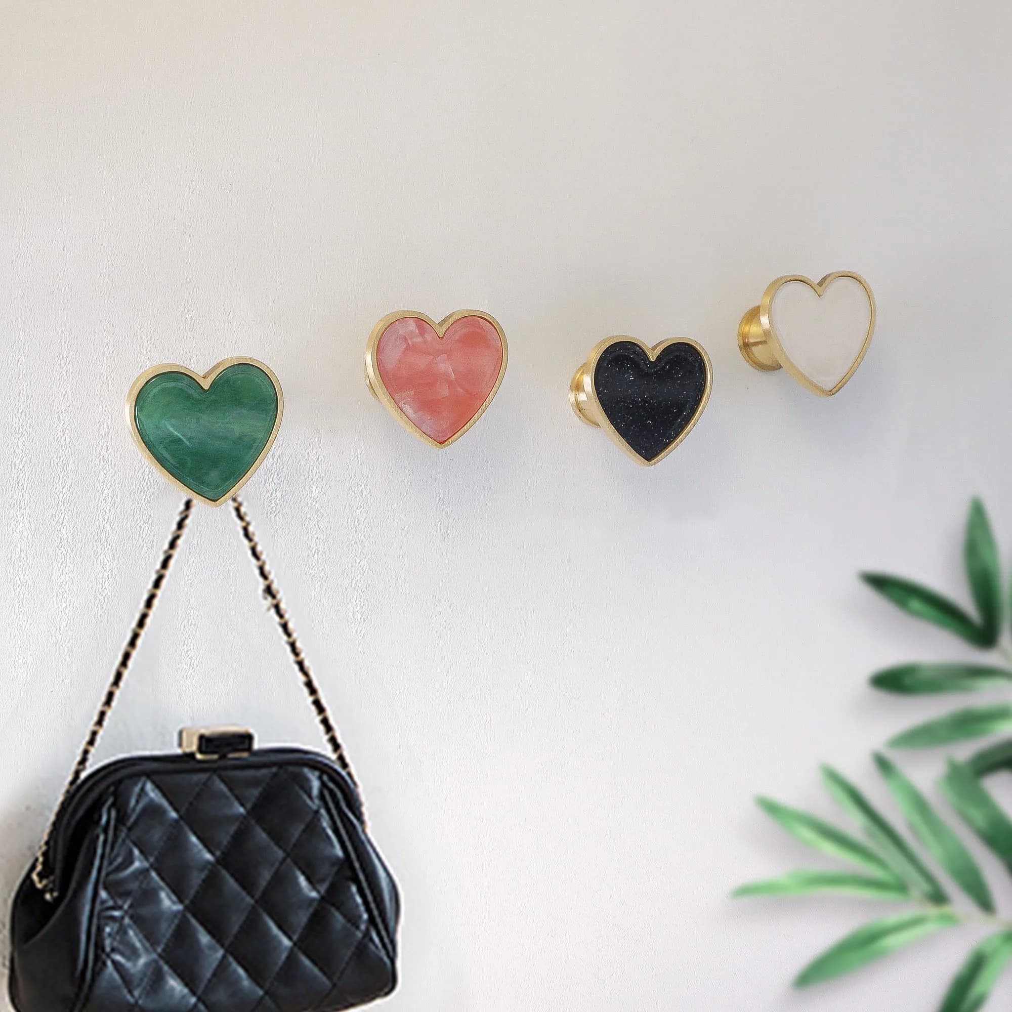 Manopole per cassetti in ottone a forma di cuore Maniglie per armadi creativi Maniglie per guardaroba per camera da letto Decorazioni Appendiabiti a parete Ganci per borse