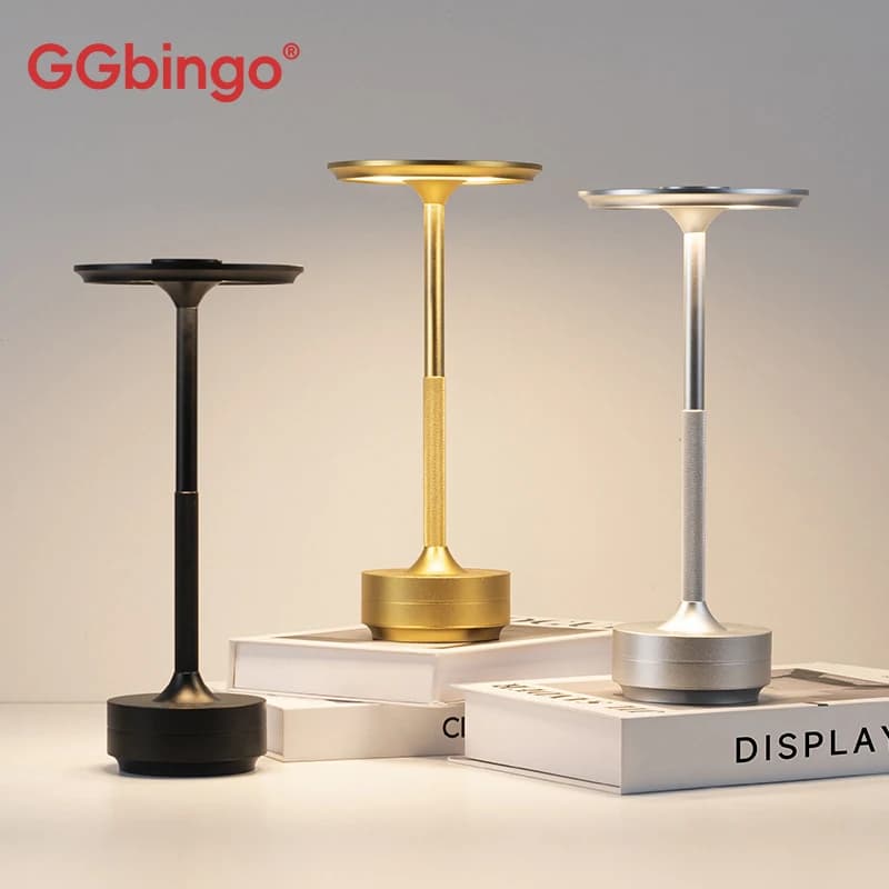 Lampada da Tavolo Ricaricabile in Lega per Camera da Letto, Lampada Wireless Touch per Campeggio, Candela Creativa, Lampada da Scrivania con Ricarica USB-C 1800mAh