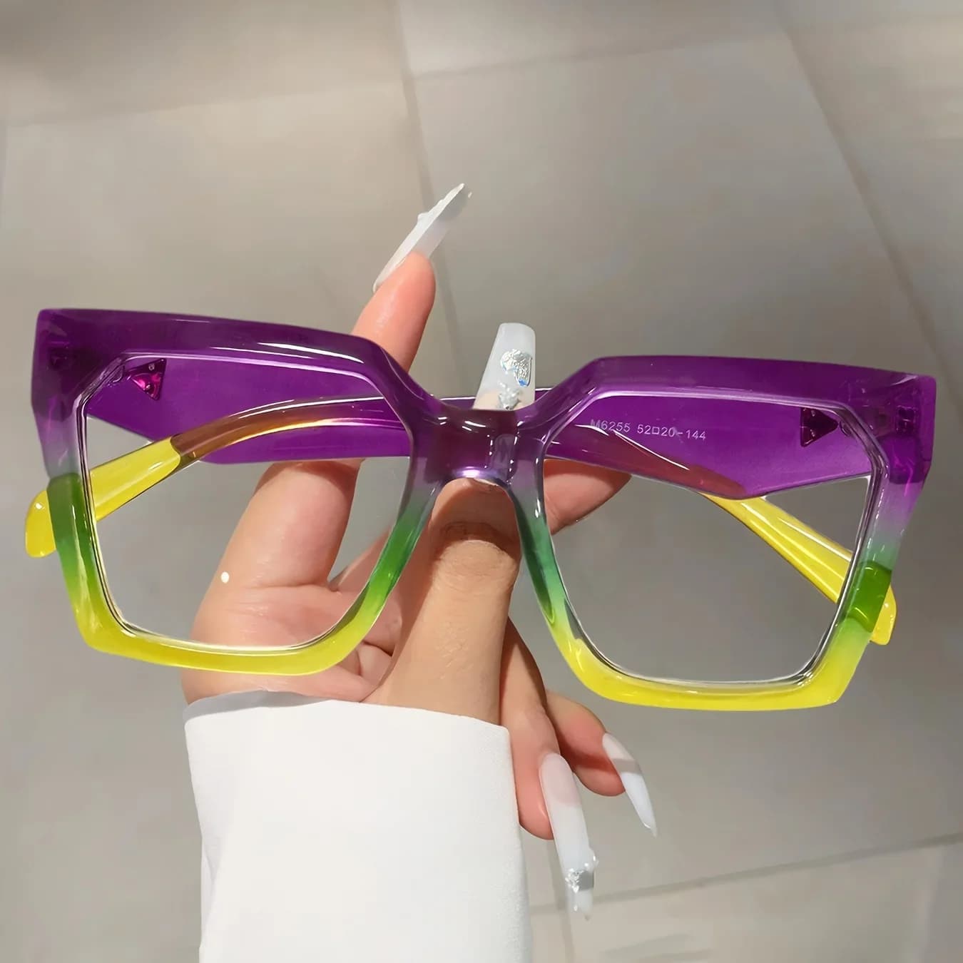 Nuovi Occhiali da Vista Donna 2025 con Design Colorato e Contrasto di Colori alla Moda
