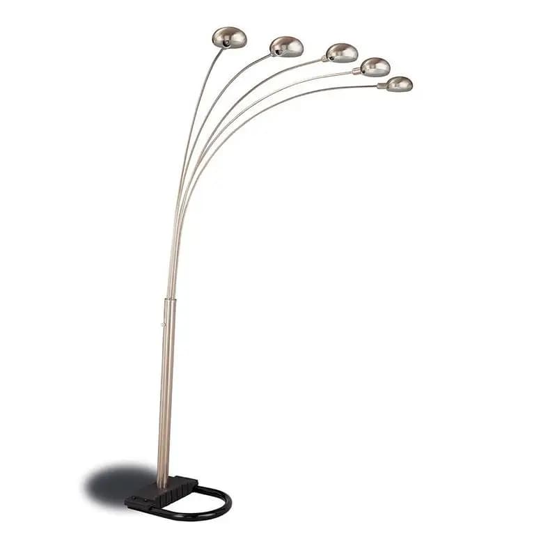 Lampada da terra curvy cromata e nera con paralumi a cupola per un'illuminazione elegante