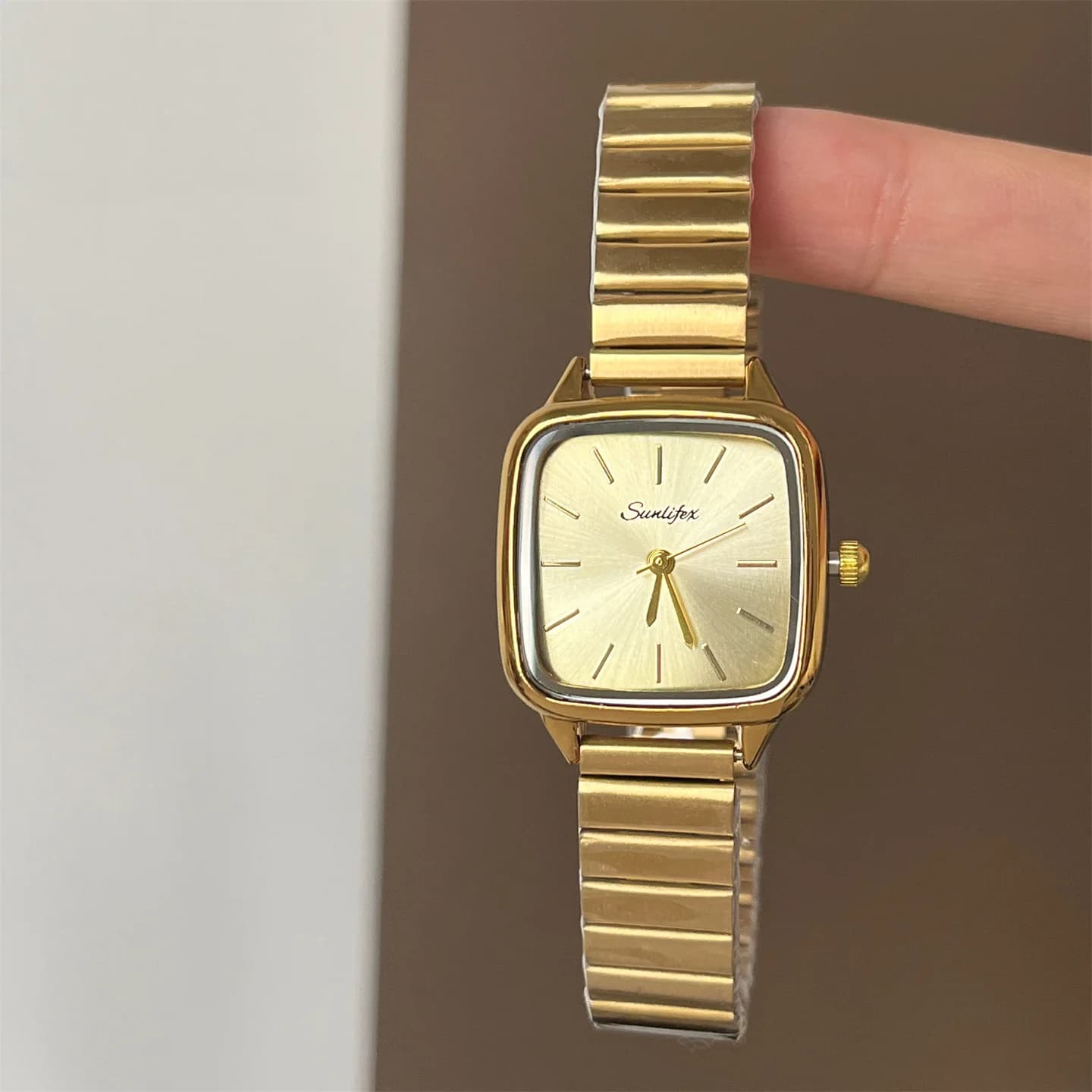 Vintage Quartz Watch For Women, Stylish And Luxurious, Small Square Dial, Exquisite Women'S Wristwatch, High-End Selection.