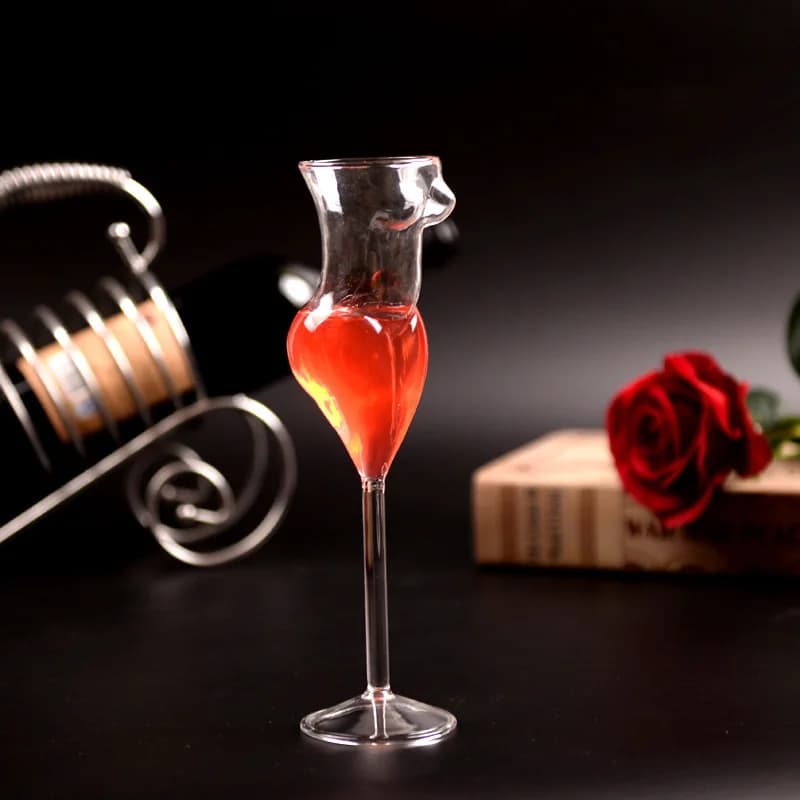 Bicchiere da cocktail creativo Sexy Lady Forma del corpo Calice da whisky Bicchieri da vino Divertente tazza di birra per Party Home Bar KTV Nightclub