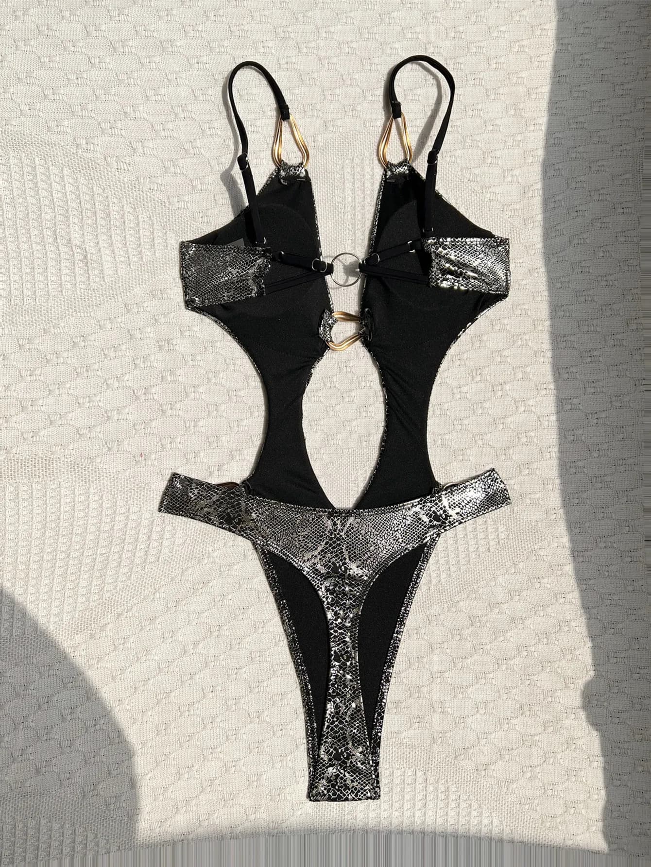 Sexy Metallic Snakeskin One Piece Swimsuit Brazilian Swimwear Cut Out Monokini Glitter String Bandagte Bathing Suit Femme Bather