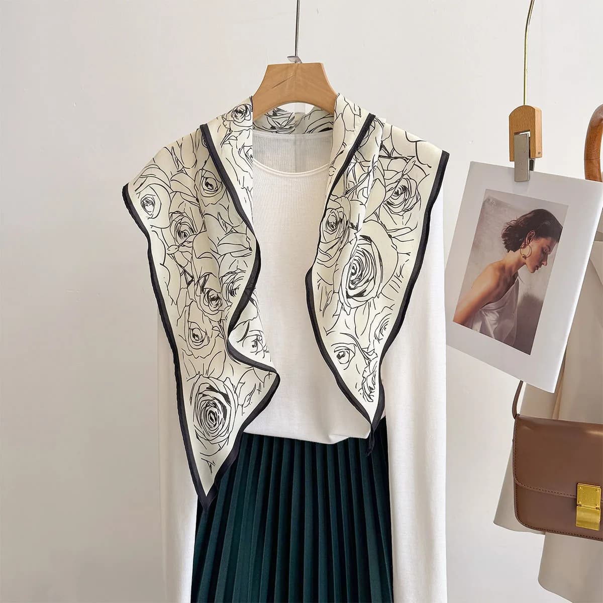 Sciarpe di Moda in Seta Sintetica con Motivo a Rose e Diamanti, Foulard da Donna, Bandane di Lusso, Hijab, Sciarpe Eleganti, Scialli e Coprispalle