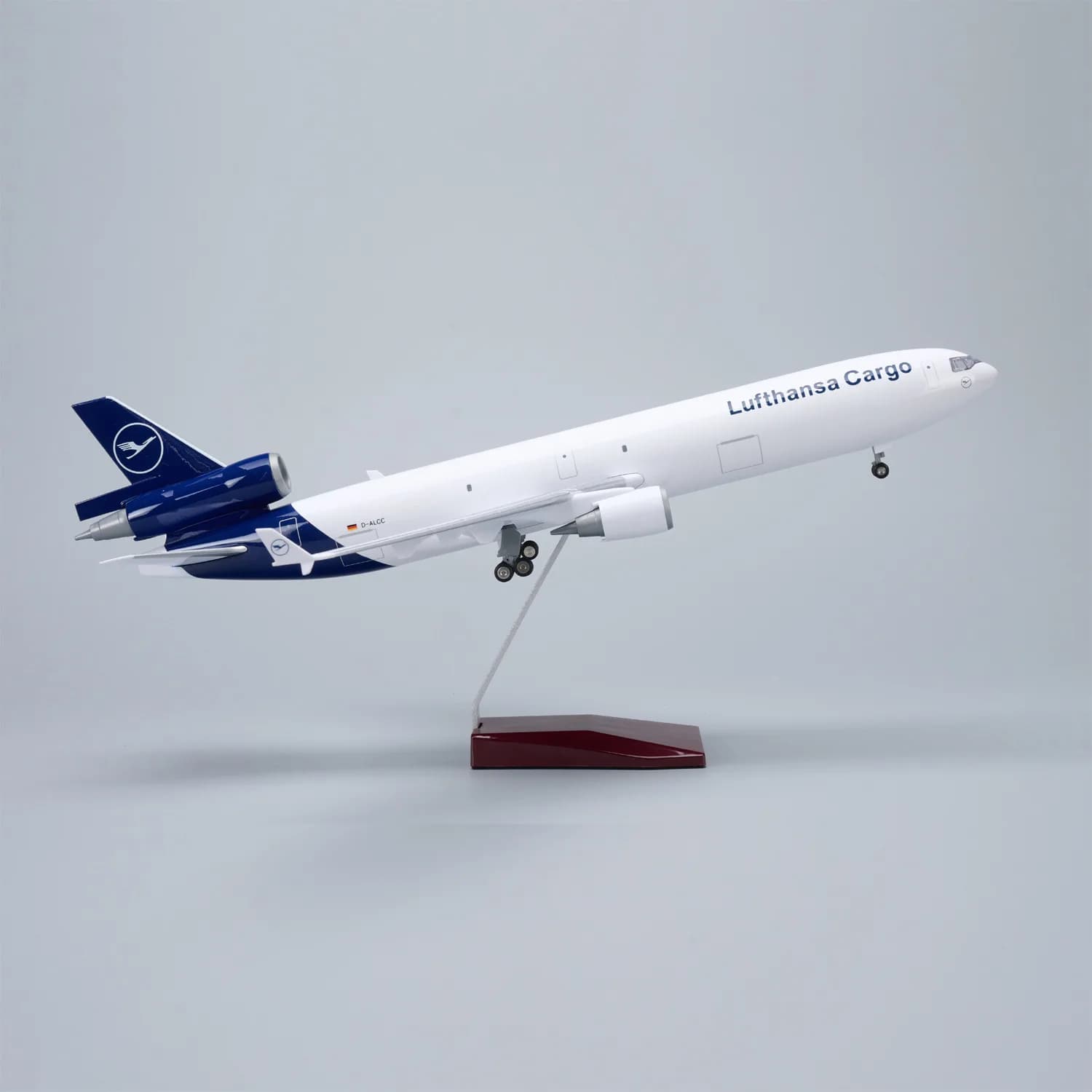 1/130 Large Scale Airplane 47cm Lufthansa Cargo MD-11 Resin Airplane Model Kit With Stand For Adult Aviation Souvenir Gift