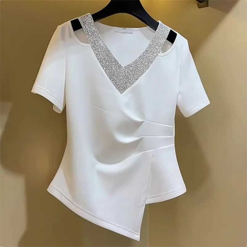 T-shirt estiva a maniche corte irregolare con scollo a V tempestata di diamanti femminile francese tinta unita moda temperamento Joker top casual