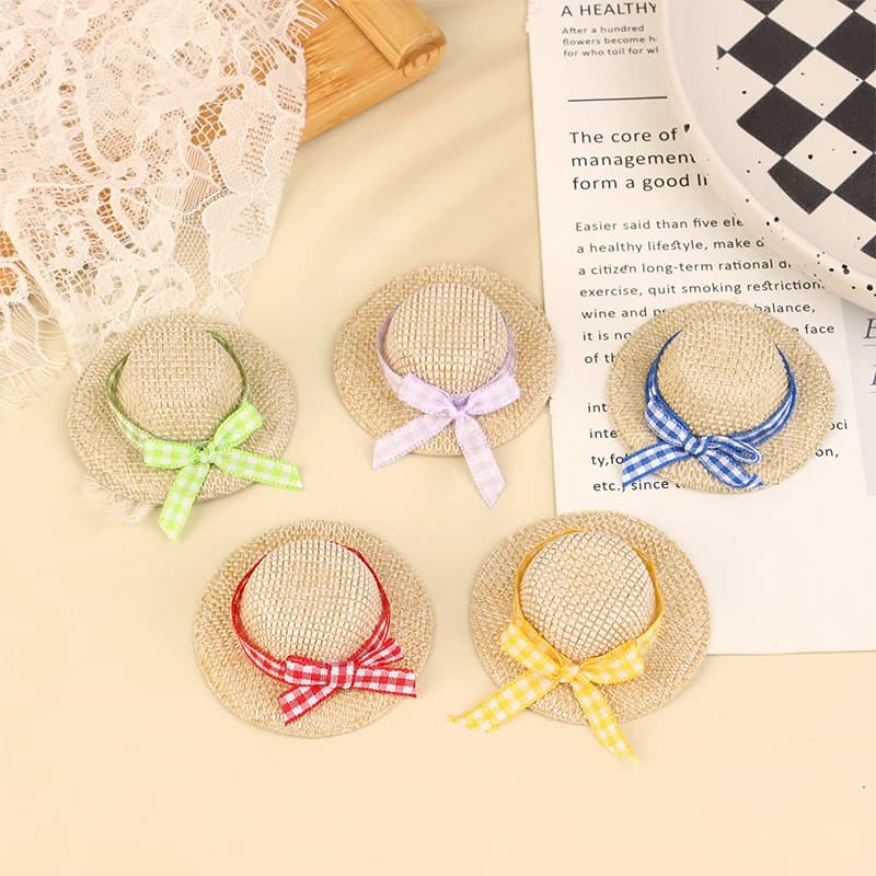TU 2 Pezzi Nuovi Mini Cappelli di Paglia per Bambole con Fiocco, Ornamento per Casa delle Bambole, Accessori Intrecciati a Mano