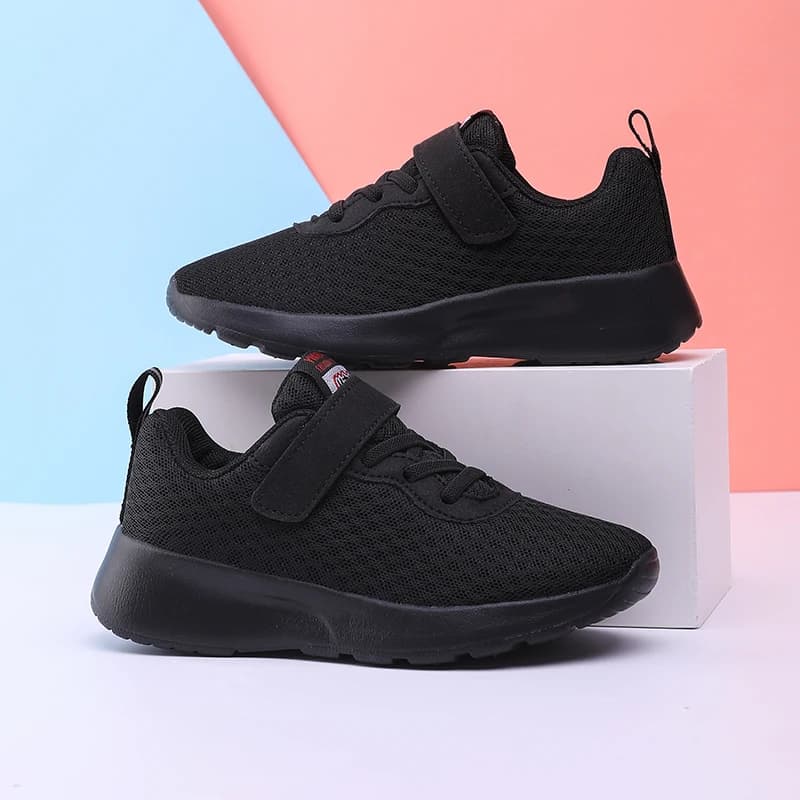 Breathable racing shoes for boys, light sports shoes for girls, black mesh eyes for outdoor children for four seasons, big children