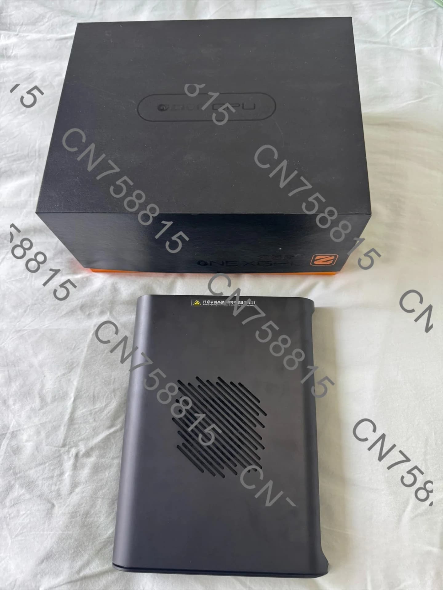 Onexgpu 2 Ultimate EGpu, dotata di docking station AMD Radeon RX 7800M Oculink USB 4.0 Thunderbolt con luci RGB Onexplayer EGpu