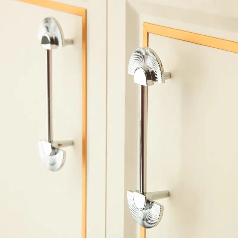 MFYS Maniglie per mobili da cucina a forma di ventaglio cromate luminose Manopole per cassetti in ottone massiccio Maniglie per guardaroba Ferramenta per mobili di lusso