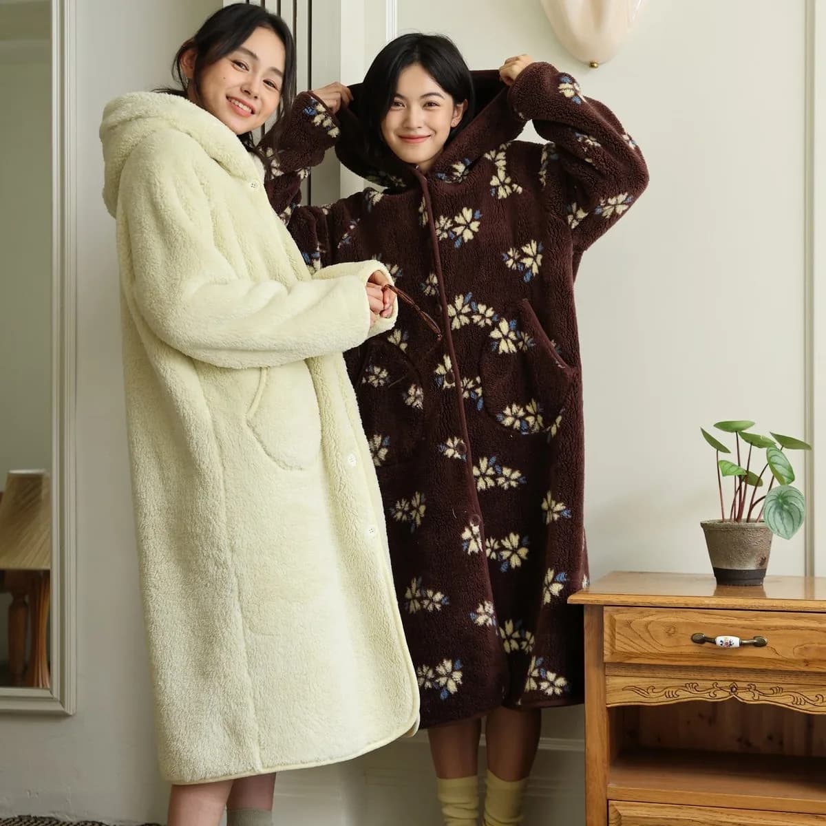 Winter New Coral Fleece Robe Loungewear Thickened Hooded Coat Sleepwear Dressing Gown Loose Casual Bathrobe Homewear Outerwear
