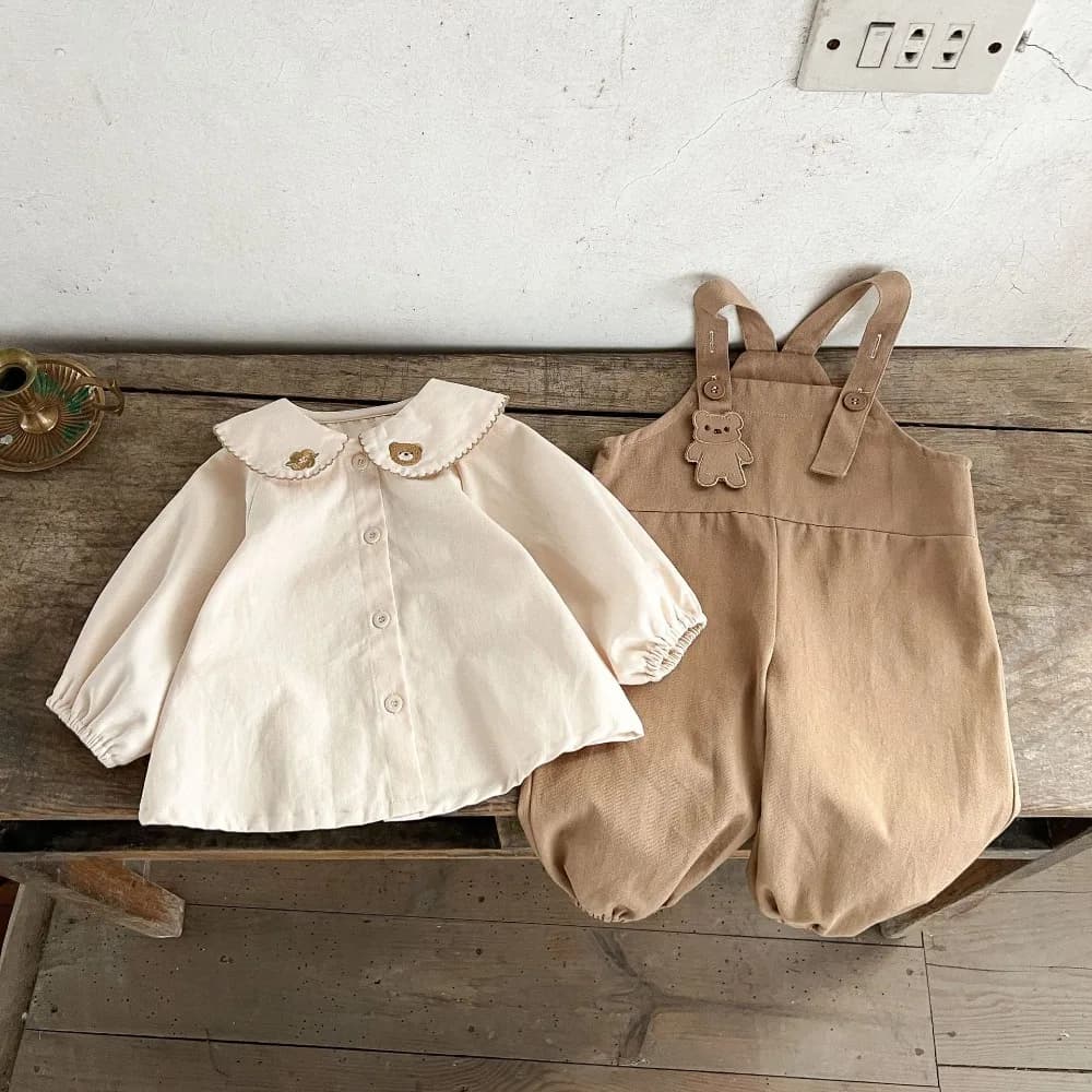 Set Primaverile per Bambini in Stile Coreano: Top in Puro Cotone con Orsetto, Salopette, Gilet con Fiocco, Maglione e Gonna Cartoon