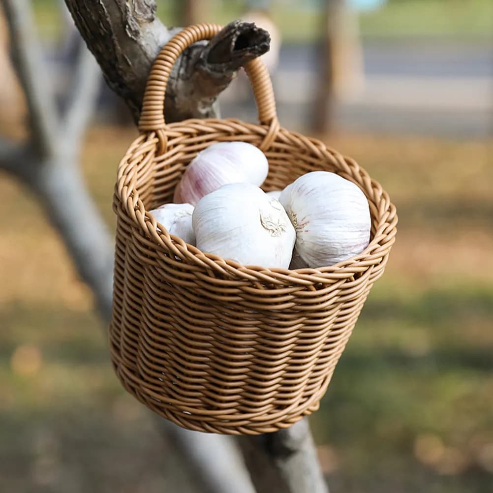 Cesto portaoggetti intrecciato imitazione vimini, organizer da parete, porta spezie e aglio, cesti marroni da appendere a parete per la cucina, salvaspazio