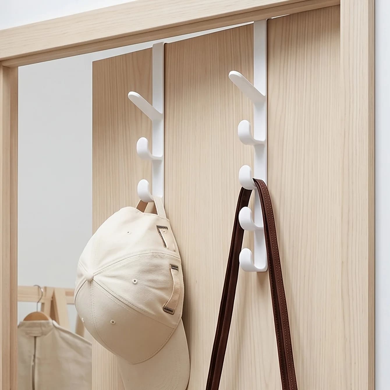 Door rear hook, multi-purpose door hanger without punching holes, heavy-duty door rear hanging storage rack, for hanging coats, bags, hats, towels, bathrobes, space-saving storage racks, suitable for bathrooms, bedrooms, entrances, closets