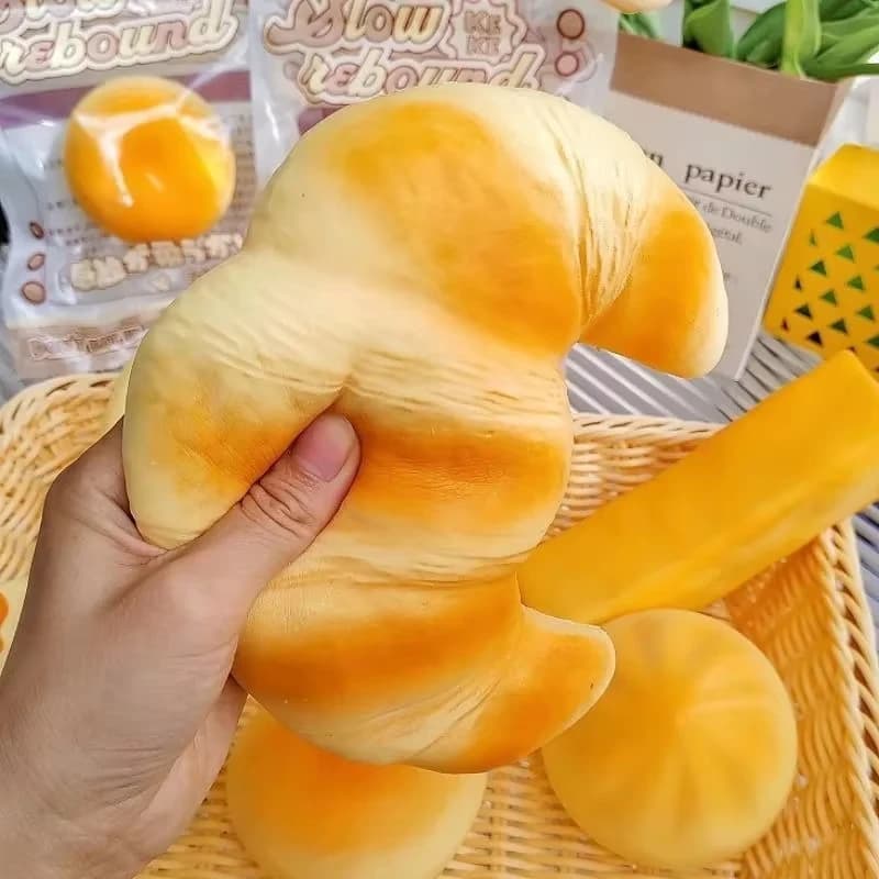 Squishy Croissant Antistress a Lenta Risalita, Giocattolo Morbido a Forma di Pane Simulato, Regalo Antistress per Bambini e Adulti