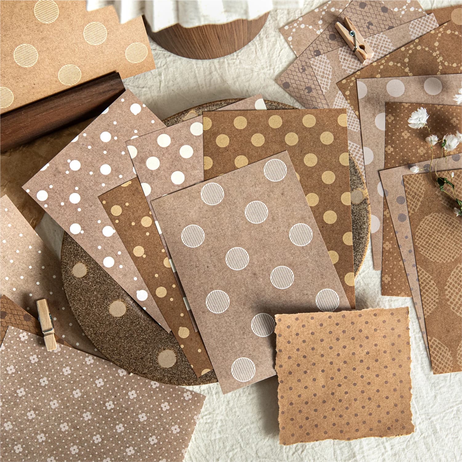JIANQI 20 sheet Creative Scrapbook Vintage Materials Paper Combo Kit DIY Junk Journal Collage Photo Album Retro handmade paper