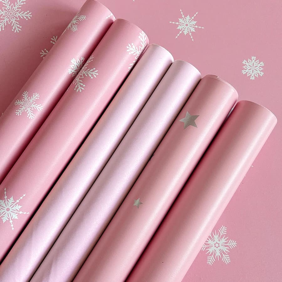 Carta da Parati Adesiva con Fiocchi di Neve e Stelle Rosa, Decorazione per Camerette, Stile Nordico, Murale Impermeabile