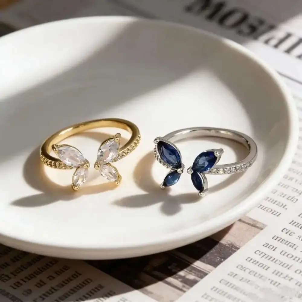Anello a Farfalla di Lusso Leggero con Zirconi, Anello Regolabile a Farfalla Squisito, Anello con Cristalli Scintillanti in Strass per Uso Quotidiano