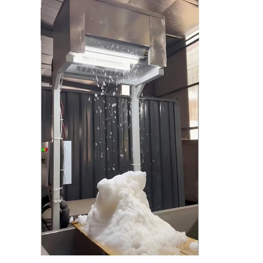 Pattinaggio su ghiaccio per macchina per la produzione di neve che cade reale per interni per la sala delle nevi