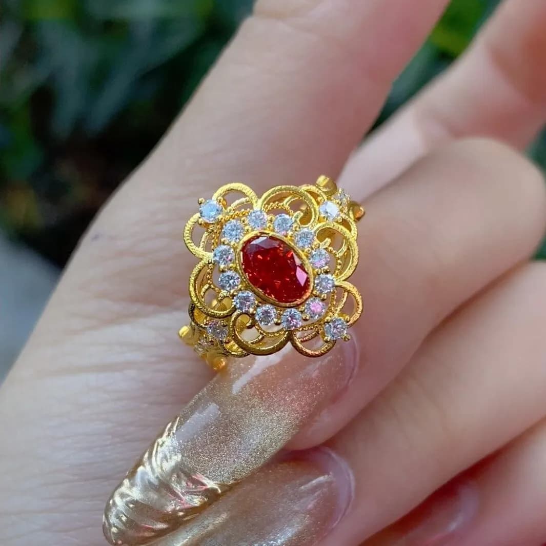 Anelli squisiti di rubino di diamanti intarsiati di lusso leggero romantico per le donne regalo di gioielli di fidanzamento di nozze di fascia alta in stile palazzo