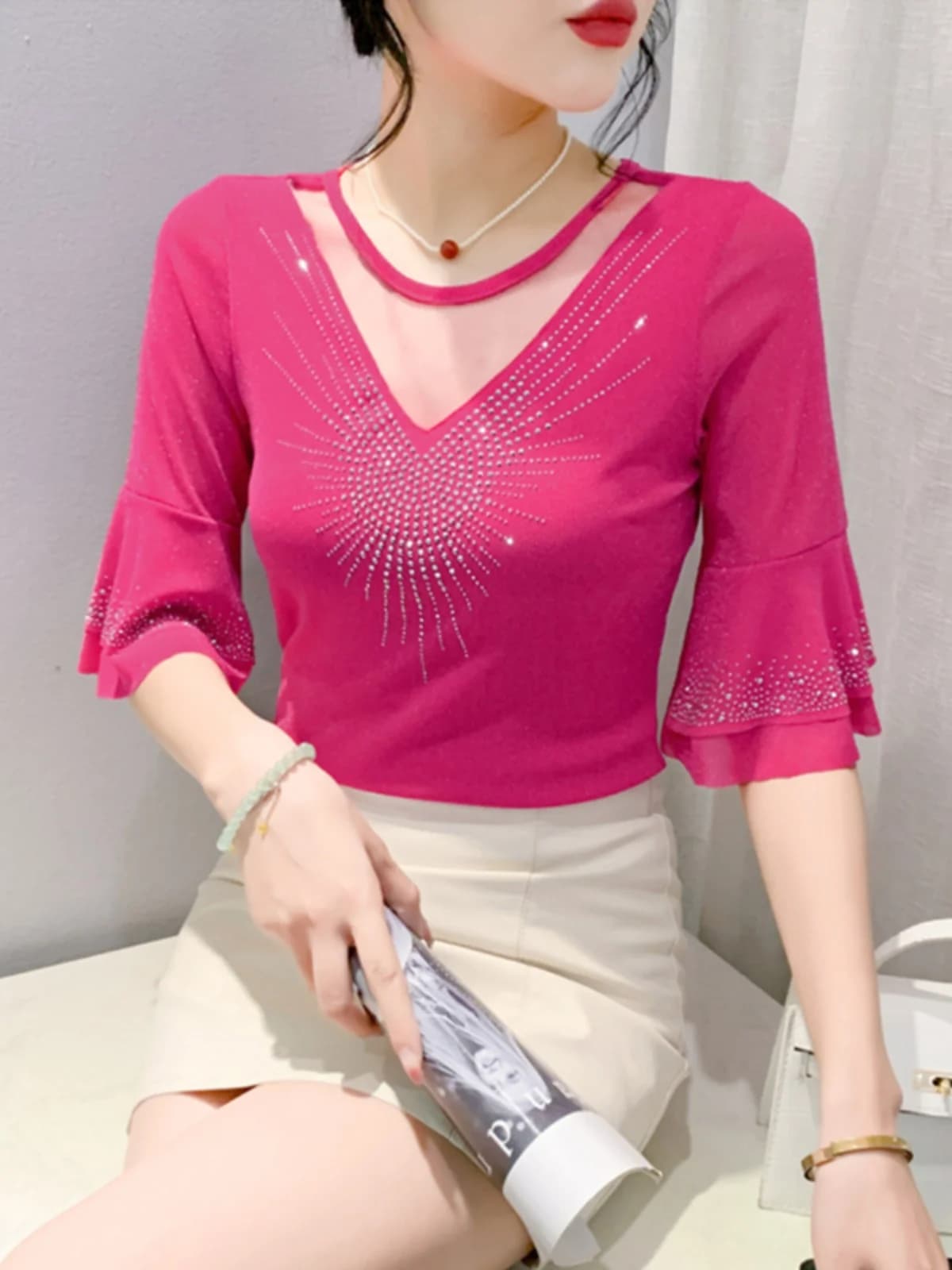 T-shirt estiva da donna sexy con scollo a V e maniche a tre quarti in rete, top versatile e snellente a mezza manica