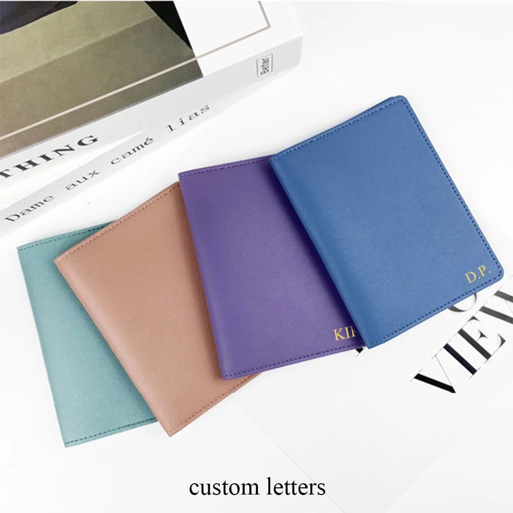 Copertina del passaporto nome personalizzato accessori da viaggio per donna portafoglio per documenti porta passaporto per famiglia da uomo Logo personalizzato regalo di nozze