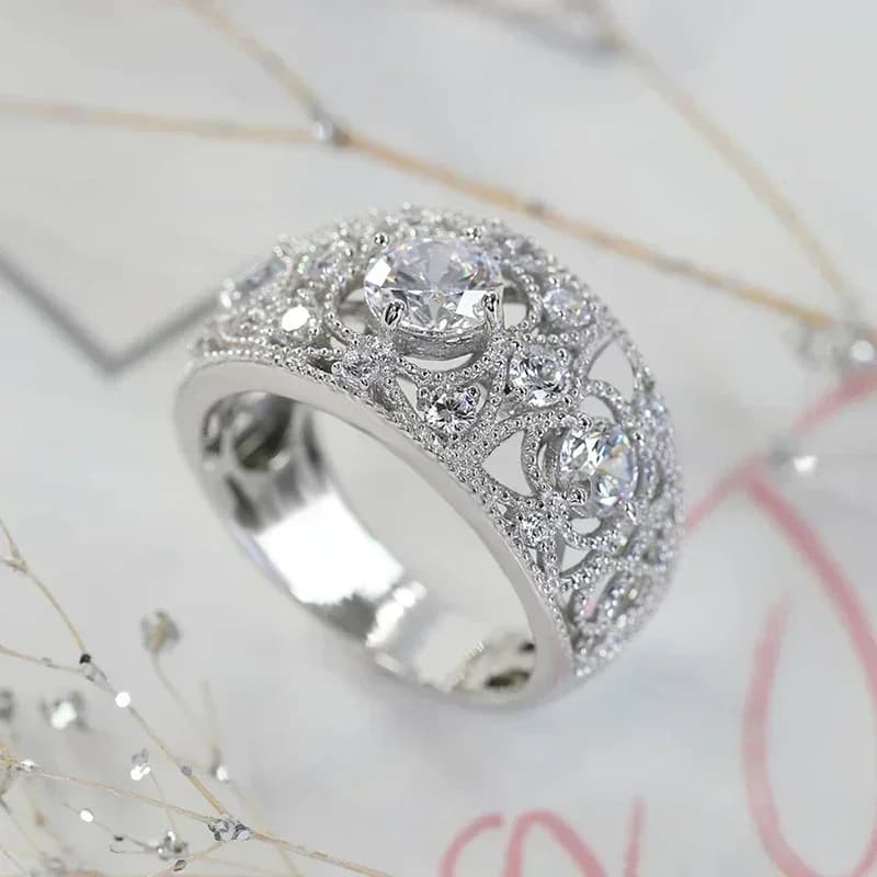 2026 Sparkling crystal rings for women full of carved zircons designed for fashionable female accessories Wedding jewelry