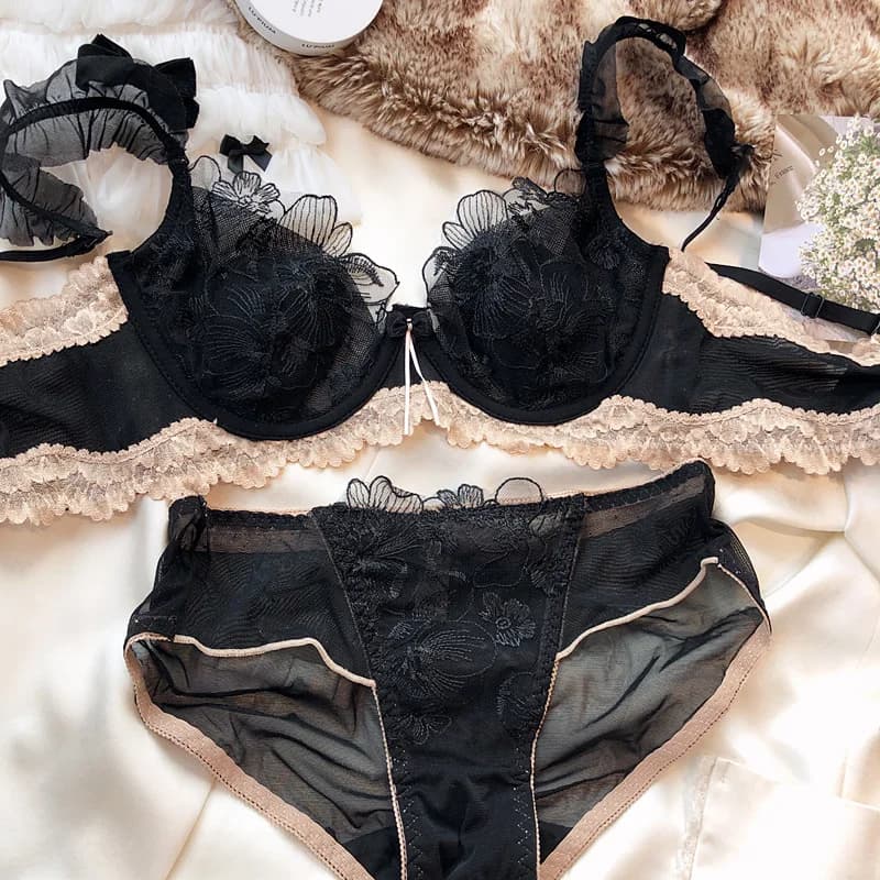 Reggiseno minimizzatore in pizzo ricamato francese elegante Supporto con ferretto morbido Coppa per orecchie di coniglio Set di lingerie pura sexy Busto grande S-XL Tushy