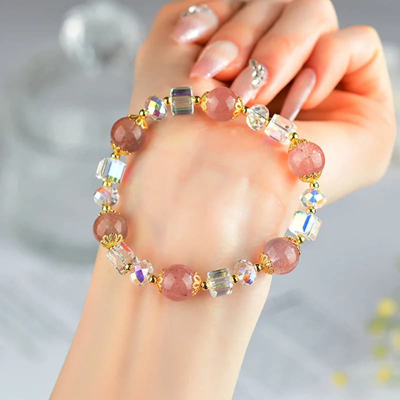 Gioielli con bracciale di nicchia con temperamento squisito alla moda, cubo di zucchero con glitter in vetro fragola
