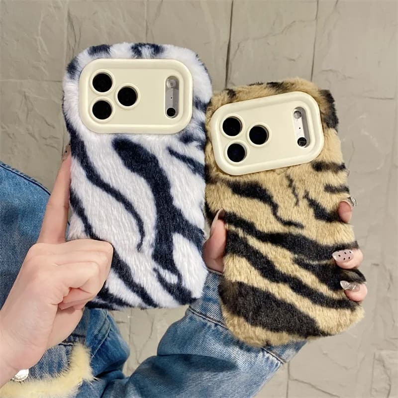 Custodia Protettiva Antiurto in Peluche Morbido con Motivo Zebrato di Lusso per iPhone 17 Air 16 15 14 13 12 11 Pro Max con Supporto per Lente