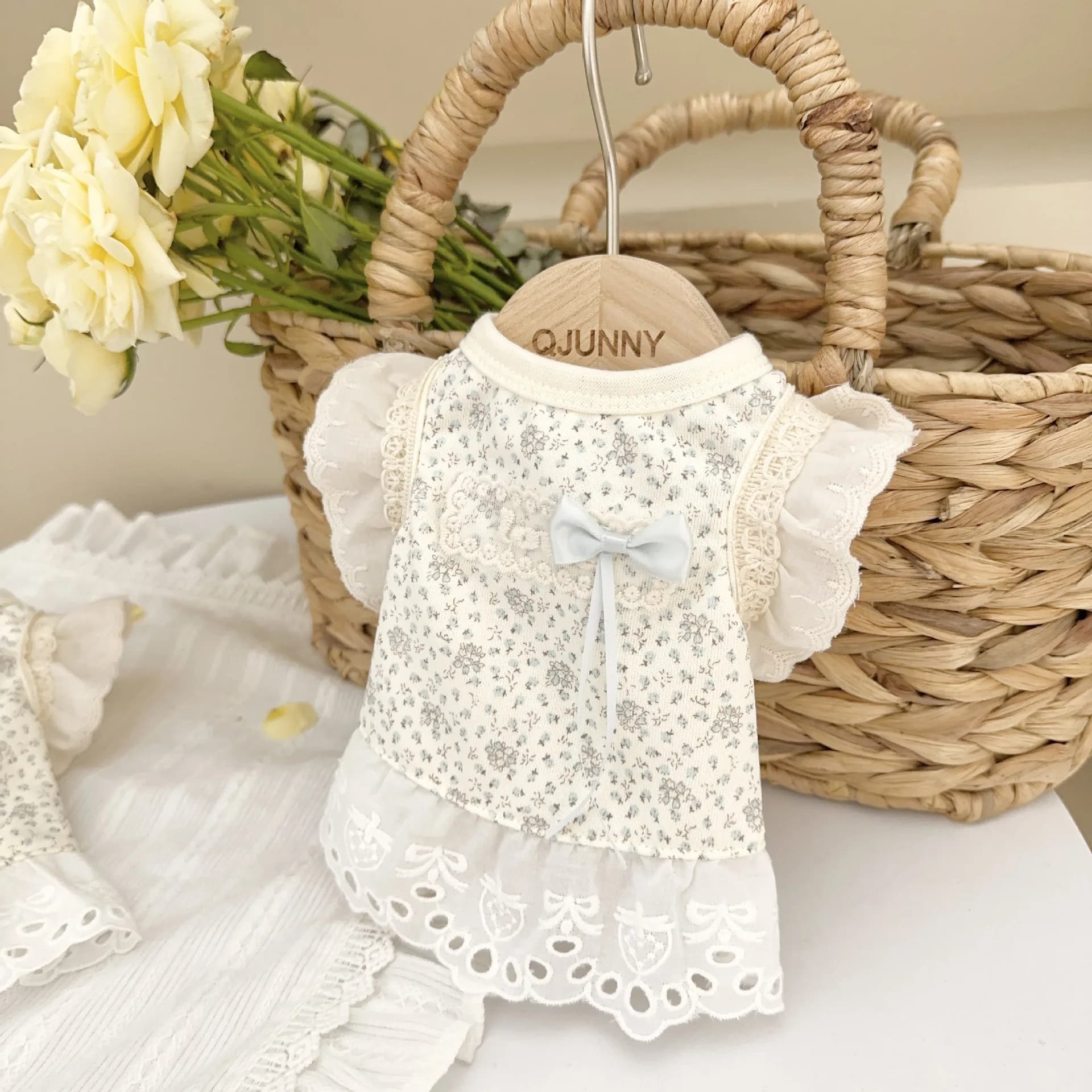Pet Floral Vest, Pet Clothes Dog and Cat Lace Fly Sleeves Sun Protection Cool Coat Puppy Clothes for Small Dogs