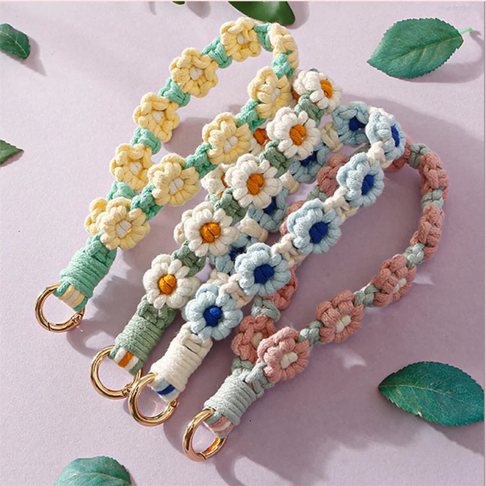 Ciondolo per borsa intrecciata in filo di poliestere Boho Cordino per telefono Fascino floreale per ornamento alla moda Idea regalo Decorazione del telefono