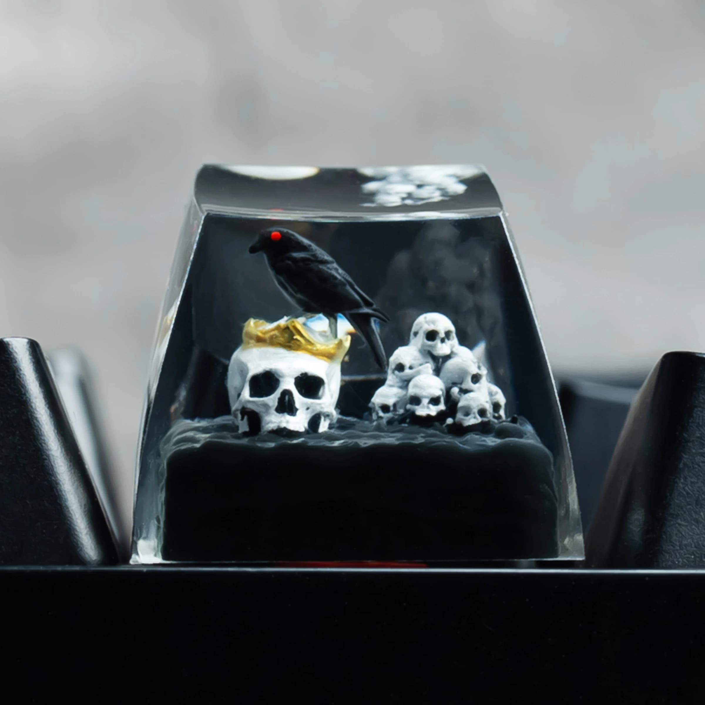Handmade resin crown keycap, handcrafted stereo design for mechanical keyboards, ideal gift for families and friends