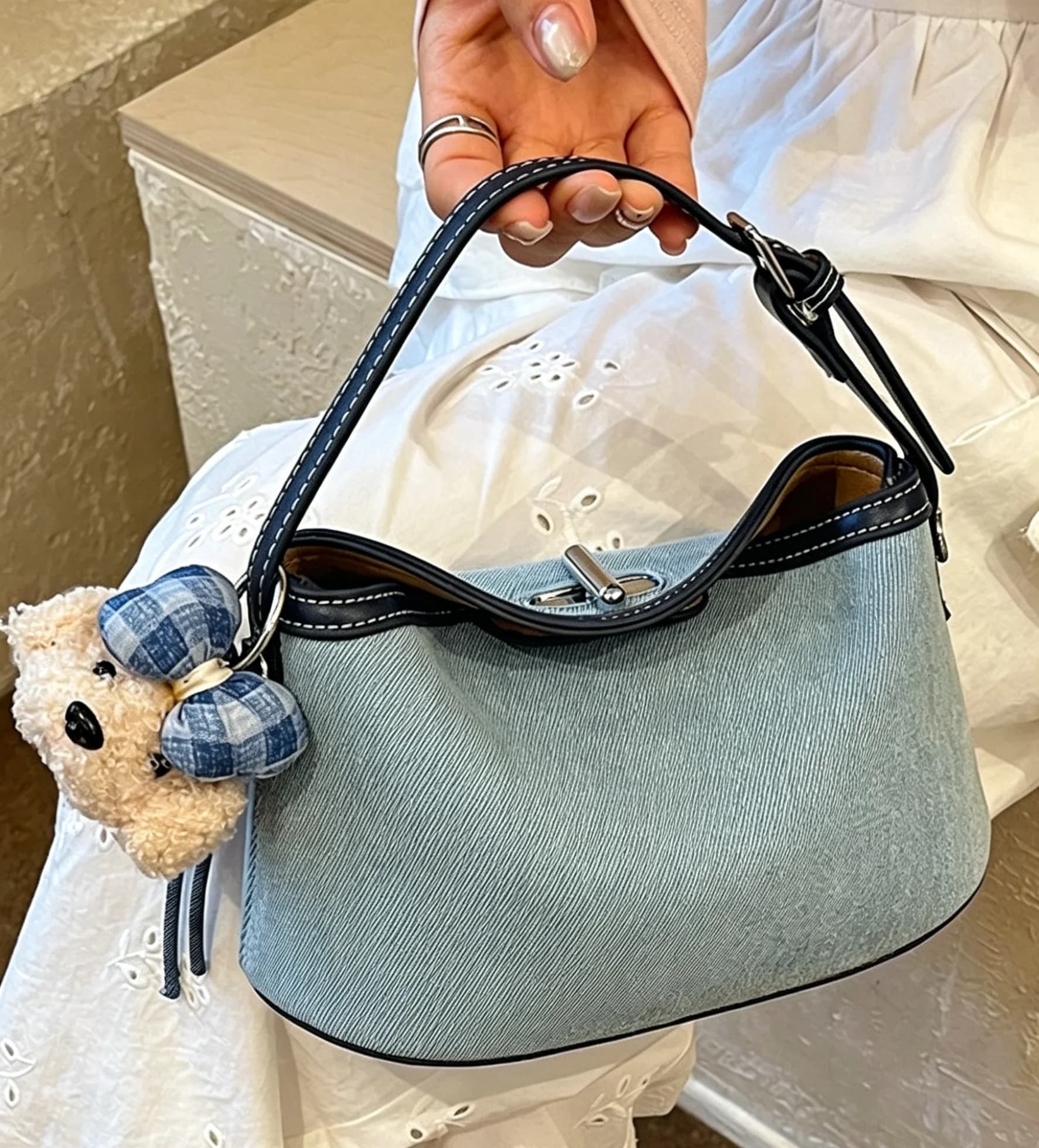 Borsa Mini in Denim 2026 con Charm, Borsa a Secchiello Trendy da Donna, Borsa a Tracolla per Uso Quotidiano