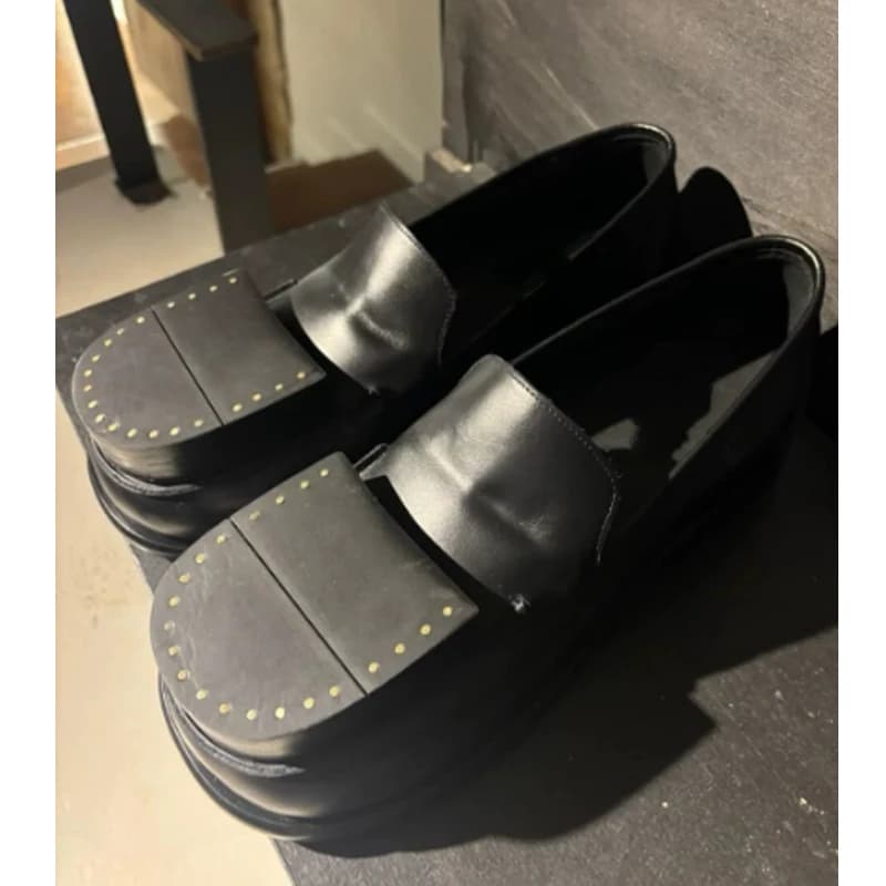 Mocassini Neri da Uomo con Punta Tonda, Scarpe in Pelle con Suola Spessa, Rivetti, Stile Punk Derby, Eleganti Casual da Uomo 2026
