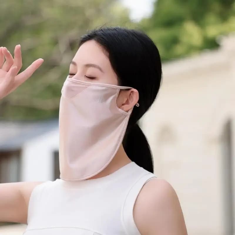 Elegante maschera protettiva per viso e collo in seta ghiacciata anti-UV da donna, traspirante e rinfrescante, per la guida, l'escursionismo all'aperto