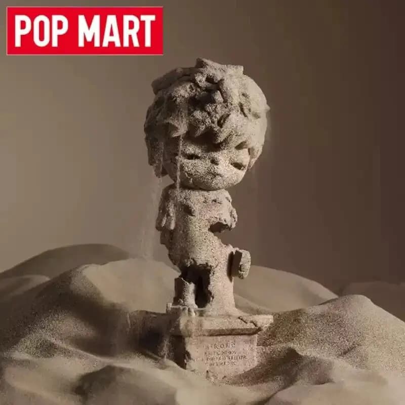 POP MART Hirono nascosto nel silenzio Anime Action Figure Giocattoli originali Bambole Modello da tavolo Collezione di ornamenti Decorazione Regalo per ragazza