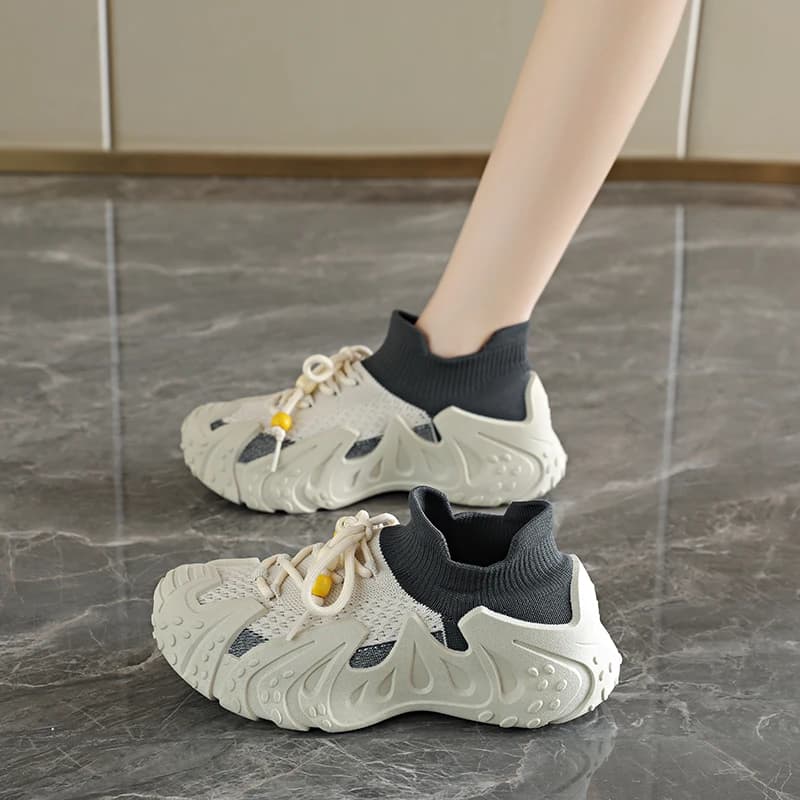 Hot selling sports summer new item breathable height increasing versatile socks and shoes lightweight running casual dad shoes