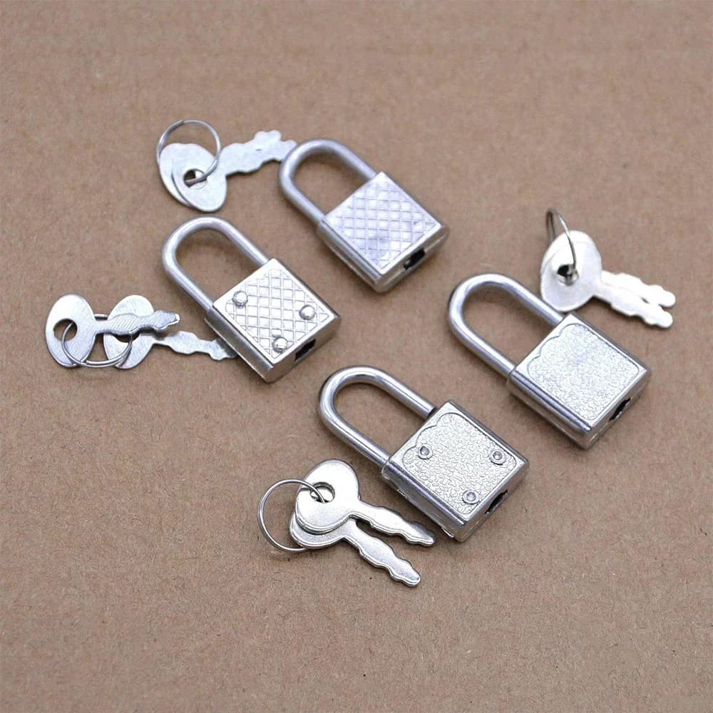 5 set Mini lucchetto in metallo con chiavi Blocco note Diario Notebook Borsa da cintura per bagagli Blocco di fissaggio Armadietto per valigia portatile 32 * 17mm Argento