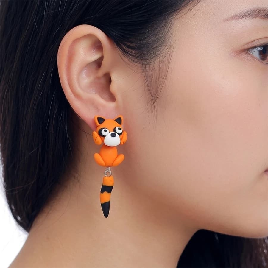 Orecchini a perno 3D fatti a mano in argilla polimerica a forma di procione per donna, graziosi orecchini a forma di animale, orecchini a clip anteriore e posteriore, orecchini a procione arancioni Kawaii